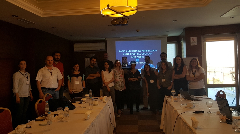 Rapid and Reliable Mineralogy using Spectral Geology and aiSIRIS Semineri
